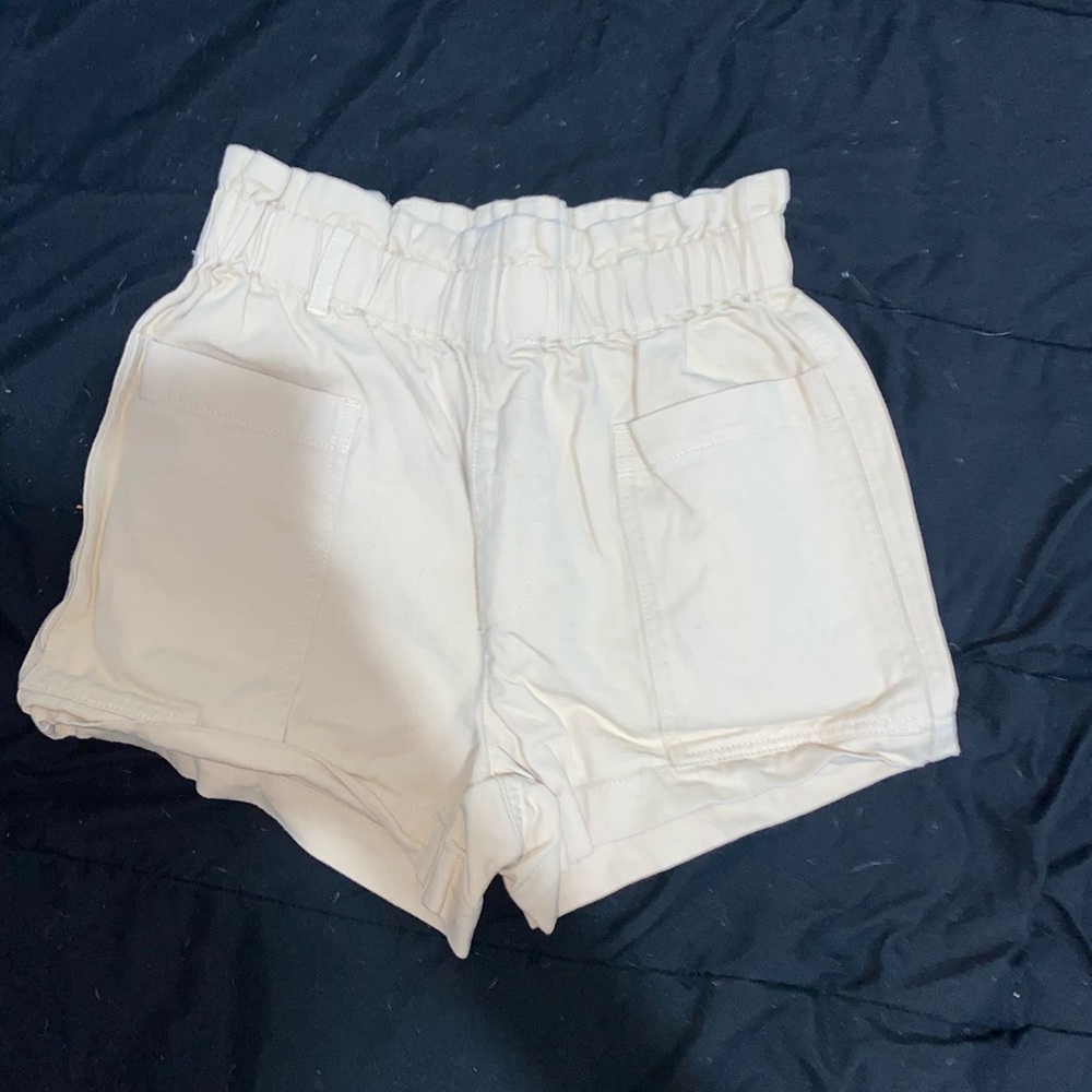 khaki shorts